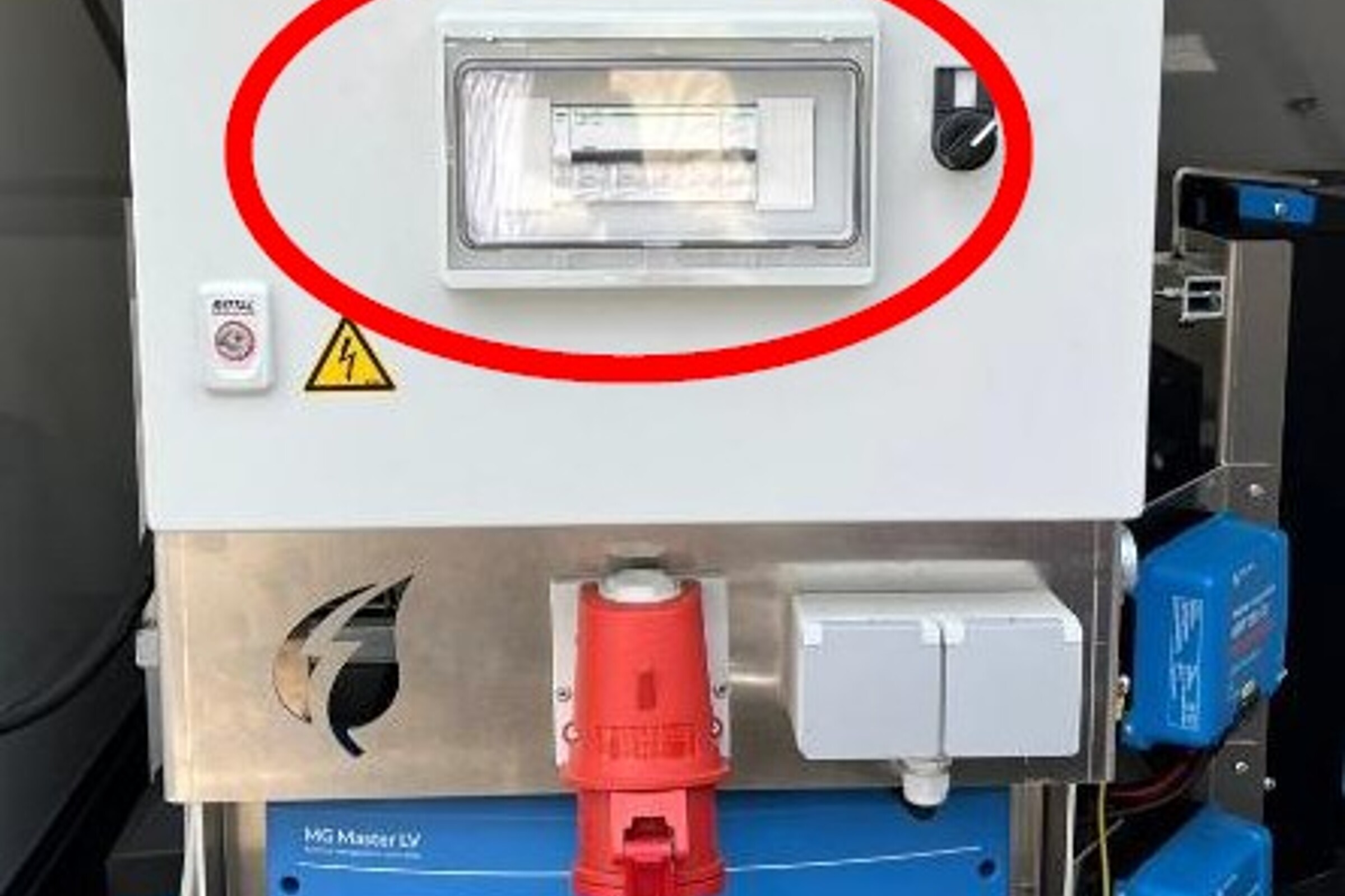 4 - FI-Schalter E-Seite kontrollieren 4